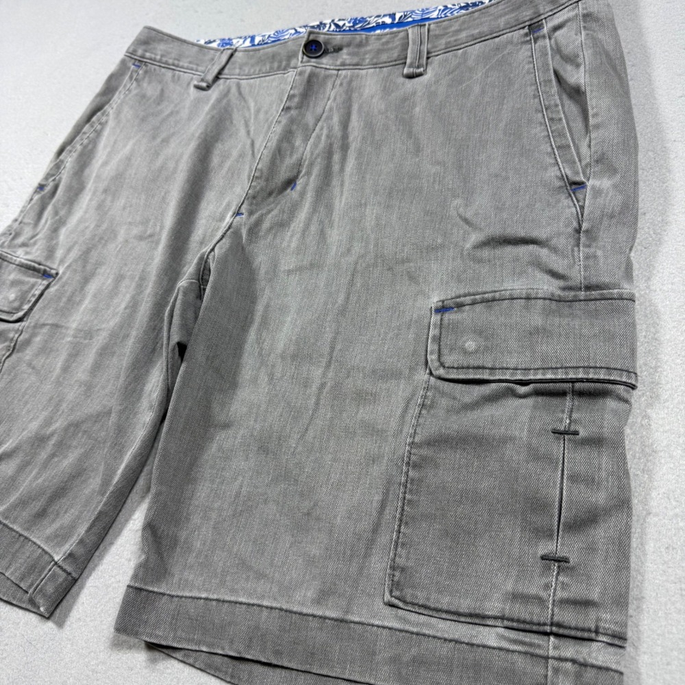 Tommy Bahama Mens Gray Cargo Shorts Casual Tropical Palm Lining Size 34